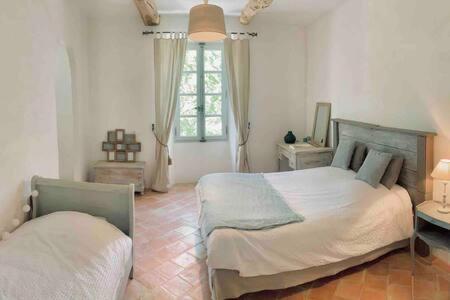 Готель La Bastide Saint-Julien  Екстер'єр фото